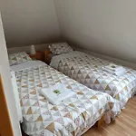 Greg Apartment *